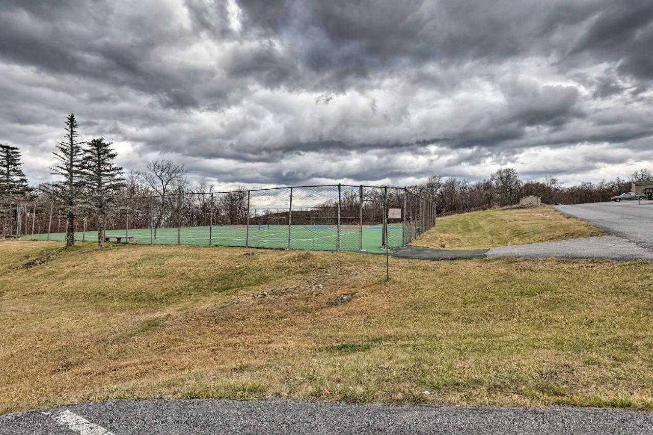Beech Mountain Resort Condo With Pool Access And Views Eksteriør billede